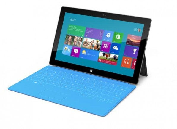 Surface wird von Microsoft ab Release mit einer Tastatur ausgestattet. Surface wird von Microsoft ab Release mit einer Tastatur ausgestattet.
