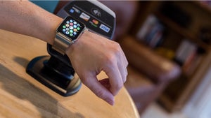 Bezahlen in 2 Sekunden: Wie Apple, Samsung und Co. Schwung ins Mobile Payment bringen Bezahlen in 2 Sekunden: Wie Apple, Samsung und Co. Schwung ins Mobile Payment bringen