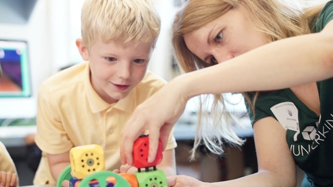 Spielzeug für Nerds: 8 Gadgets, die das Nerd-Herz höher schlagen lassen Spielzeug für Nerds: 8 Gadgets, die das Nerd-Herz höher schlagen lassen