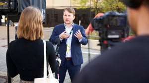 „Wir haben Teilnehmerzahlen von über 100 Lehrern, die mehr über KI wissen wollen”