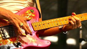 Kultgitarre zum Schnäppchenpreis? Wie täuschend echt wirkende Fake-Shops immer mehr Menschen ködern Kultgitarre zum Schnäppchenpreis? Wie täuschend echt wirkende Fake-Shops immer mehr Menschen ködern