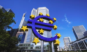 Abhängig von Paypal, Visa und Co.: Europa will sein Geld zurück