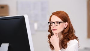 Arbeiten im Homeoffice: Mit diesen Regeln vergesst ihr auch zu Hause nicht die Etikette