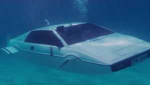 Fast ein „Fliewatüüt”: Das Tesla Model S kann als Boot genutzt werden, sagt Musk