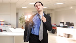 Hitze im Büro: Der perfekte Dresscode für echte Sommertage