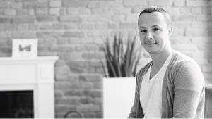 Chal-Tec: Hobby-DJ schmeißt das Studium und macht heute 100 Millionen Euro Umsatz auf Amazon und eBay