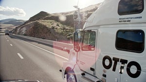 Uber will schon nächstes Jahr selbstfahrende Trucks auf die Straße bringen Uber will schon nächstes Jahr selbstfahrende Trucks auf die Straße bringen