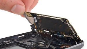 Google Pixel XL im Teardown: Komponenten leicht ersetzbar, Kritik am Display