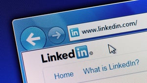 Linkedin pusht Videoreichweite: So profitierst du vom TikTok-ähnlichen Video-Feed Linkedin pusht Videoreichweite: So profitierst du vom TikTok-ähnlichen Video-Feed