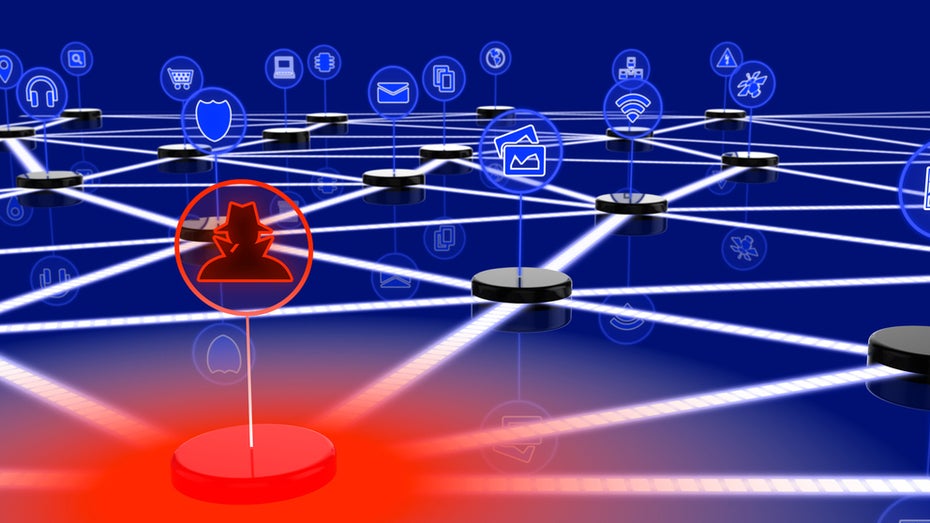Erste Log4j-Attacker versuchen, Mirai-Botnet zu installieren. (Illustration: Shutterstock) Log4Shell: So könnten iPhones und Teslas ihre Hersteller angreifen
