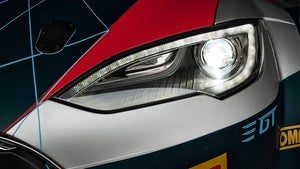 Dieses aufgemotzte Tesla Model S schafft es in nur 2,1 Sekunden von 0 auf 100 Dieses aufgemotzte Tesla Model S schafft es in nur 2,1 Sekunden von 0 auf 100