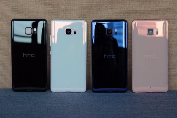 Die Farben des HTC U Ultra und U Play. Vorerst soll das Ultra nur n Schwarz und Blau verkauft werden. (Foto: t3n)