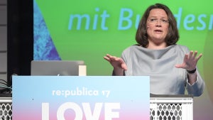 Das schlägt Arbeitsministerin Nahles als Alternative zum Grundeinkommen vor Das schlägt Arbeitsministerin Nahles als Alternative zum Grundeinkommen vor
