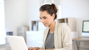 10 Dinge, die Selbstständige von der Steuer absetzen können