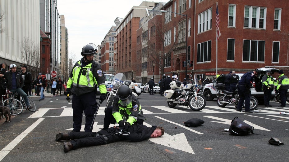 75 Jahre Haft drohen: Behörden knacken Handys von Anti-Trump-Demonstranten