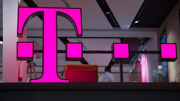 Telekom könnte Glasfaseranschlüsse der Mitbewerber abschalten oder drosseln