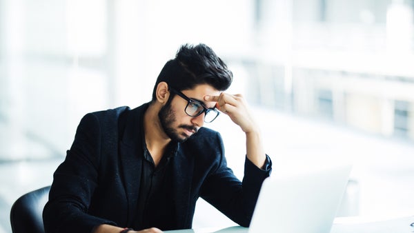 „Doomjobbing“: Was hinter dem gefährlichen Trend steckt – und was du dagegen tun kannst