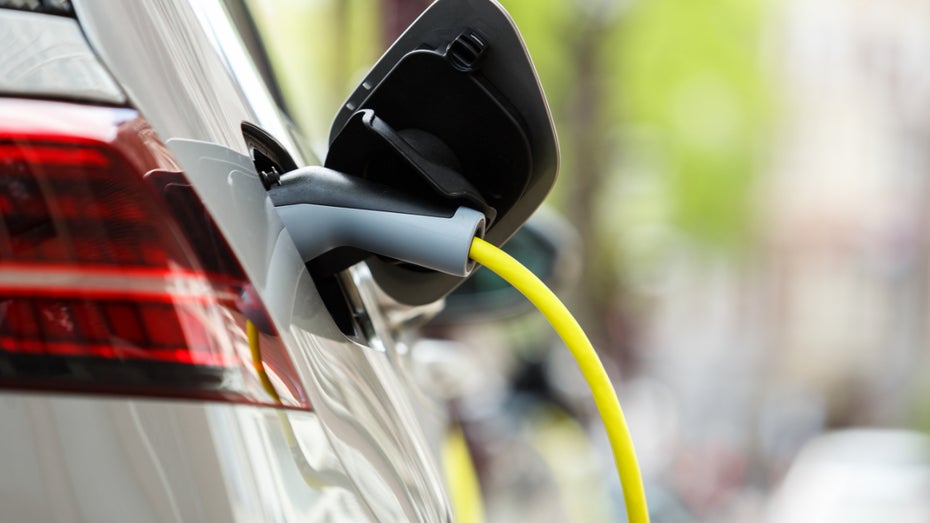 Bundeskabinett fixiert Ladesäulen an jeder Tankstelle Bundeskabinett fixiert Ladesäulen an jeder Tankstelle