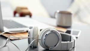 Harvard-Studie zeigt: Das Großraumbüro schadet der Kommunikation im Team Harvard-Studie zeigt: Das Großraumbüro schadet der Kommunikation im Team