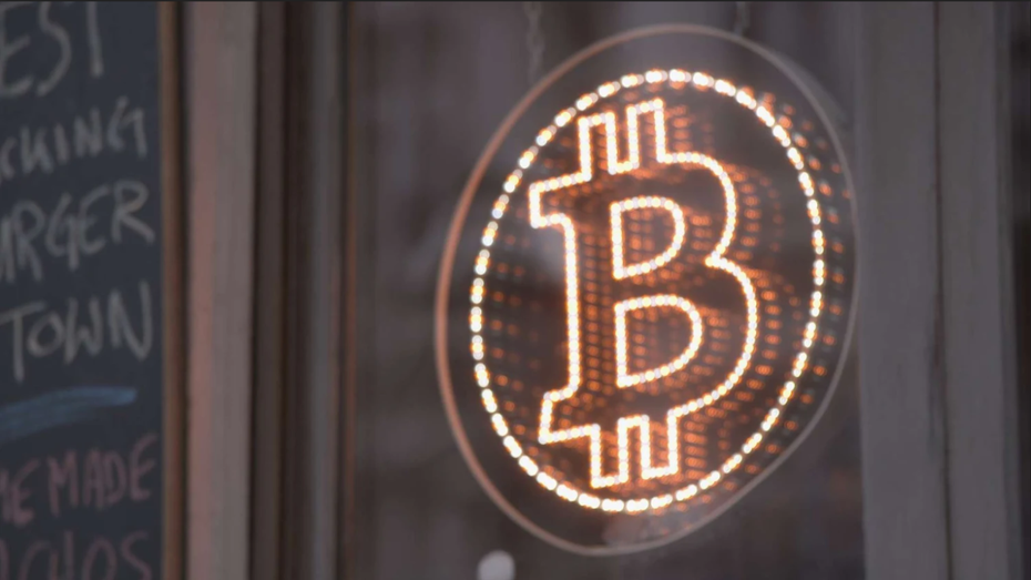 Justiz versteigert ersten Bitcoin deutlich über Kurswert Justiz versteigert ersten Bitcoin deutlich über Kurswert