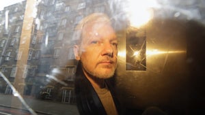 Etappensieg: Wikileaks-Gründer Assange darf seine Auslieferung an die USA erneut rechtlich anfechten Etappensieg: Wikileaks-Gründer Assange darf seine Auslieferung an die USA erneut rechtlich anfechten
