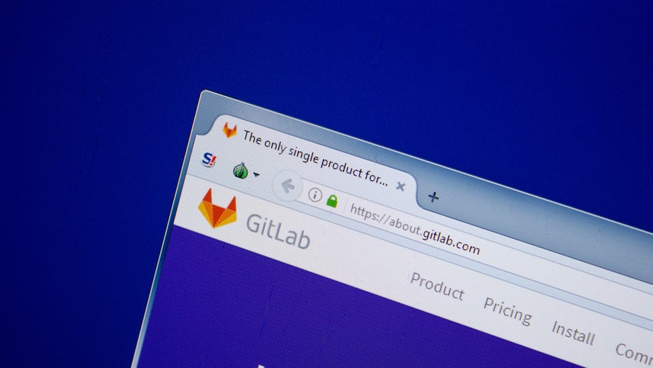 GitLab ist seit Mittwoch an der Börse. (Bild: Sharaf Maksumov/Shutterstock) Nach Börsengang: GitLab-Aktie legt um 35 Prozent zu