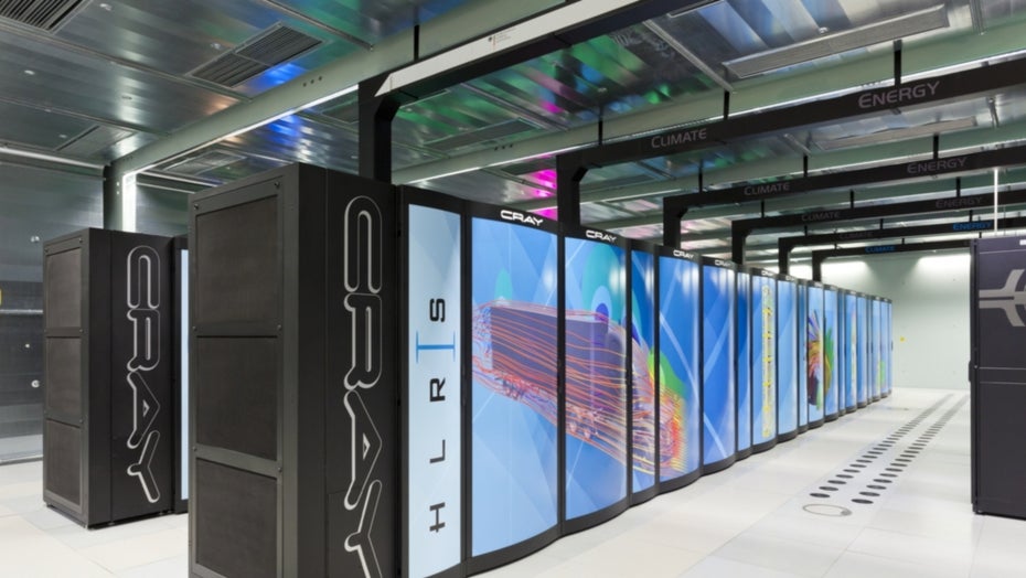 Hawk: Neuer Supercomputer geht in Stuttgart ans Netz