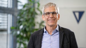 „Ich lege Power-Naps ein, wenn meine Termine es zulassen” – Uwe Latsch von Invers „Ich lege Power-Naps ein, wenn meine Termine es zulassen” – Uwe Latsch von Invers