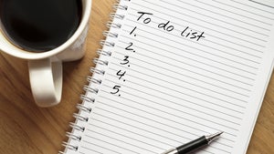 Nie mehr überfordert: Harvard-Expertin zeigt, wie du deine To-do-Liste meisterst