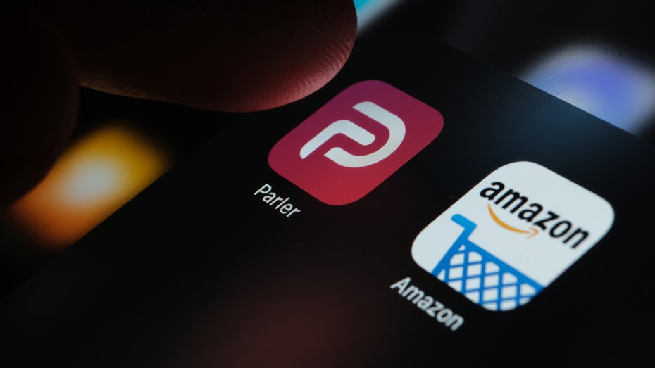 Parler-Nutzer wütend: Plattform gibt Daten an FBI weiter Parler-Nutzer wütend: Plattform gibt Daten an FBI weiter