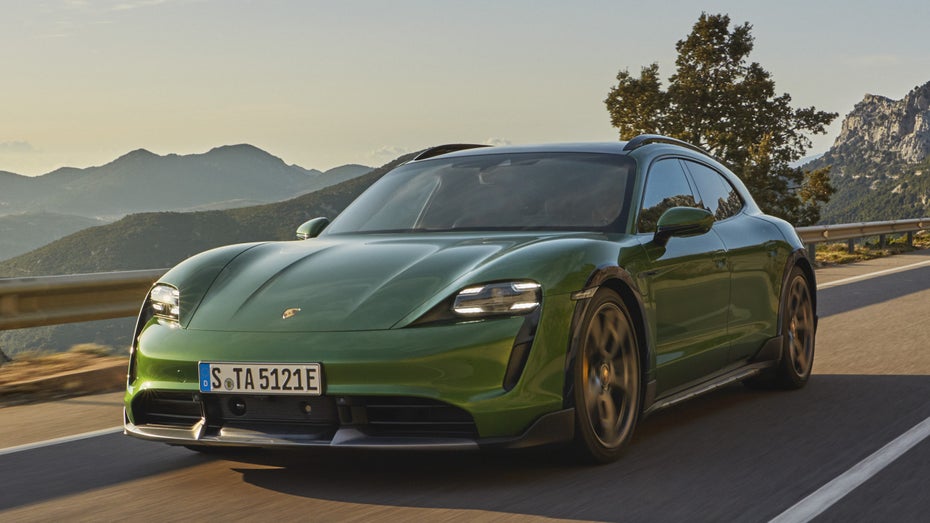 Porsche zeigt Taycan Cross Turismo und 2 sündhaft teure E-Bikes