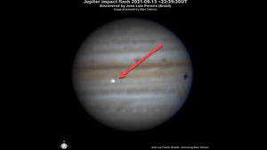Asteroid trifft Jupiter: Hobbyastronom fängt seltenen Moment im Video ein