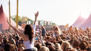 Hip-Hop ist ansteckender als Masern: Was Musik mit Viren zu tun hat