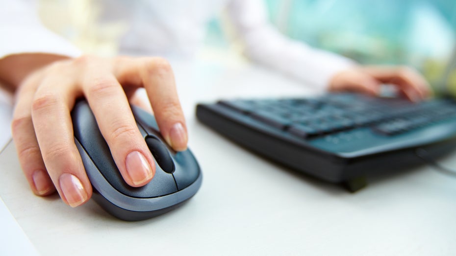 Die Corona-Pandemie hat den Bedarf an PCs deutlich erhöht. (Foto: Shutterstock/ Pressmaster) Marktforscher: PC-Verkäufe 2021 kräftig gestiegen