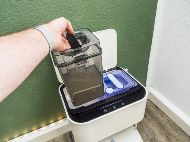 Schmutzwassertank der Yeedi Mop Station