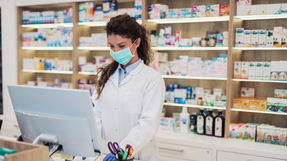 Krankenkassen wollen mit Apotheken während der aktuellen Testphase eng zusammenarbeiten – Apotheken soll so auch nicht auf Kosten sitzen bleiben. (Foto: hedgehog94 / Shutterstock) Testphase: 30.000 E-Rezepte sollen abgerechnet werden
