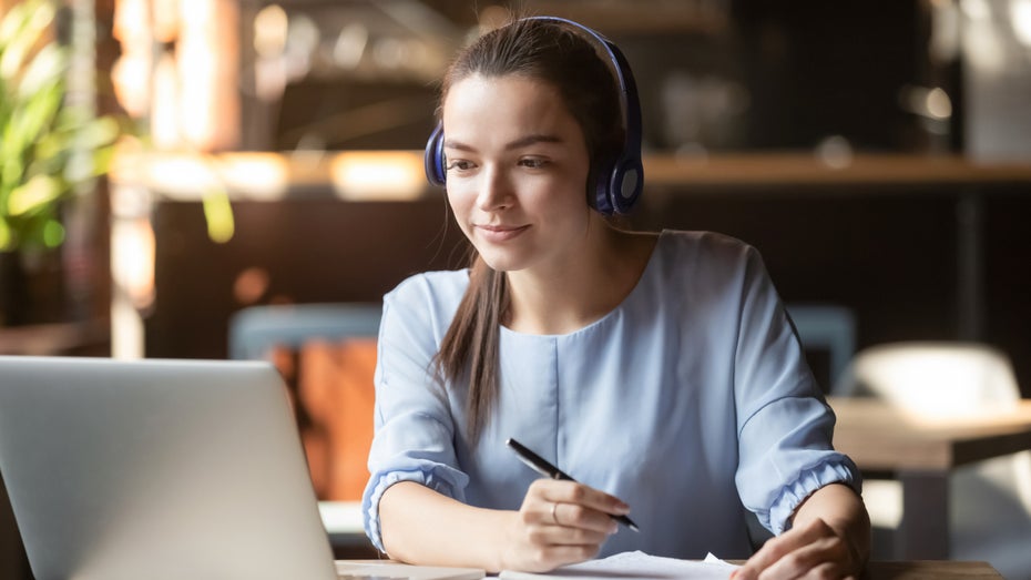 Wie kommt man in den Flow? Forscher haben eine Theorie dafür entwickelt. (Foto: Shutterstock / fizkes) Forscher entwickeln Formel, um Flow-Zustand zu messen
