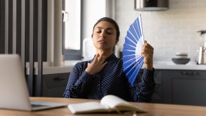 Hitzefrei im Homeoffice: Anwältin klärt auf, was Chefs zu tun haben