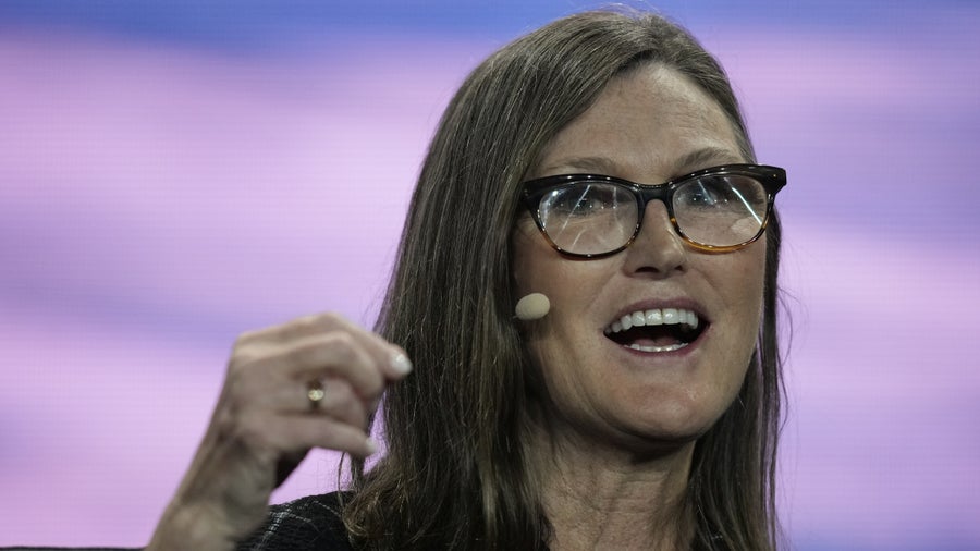 Bitcoin-Wert bis 2030: Cathie Wood korrigiert ihre Prognose nach unten – das ist der Grund Bitcoin-Wert bis 2030: Cathie Wood korrigiert ihre Prognose nach unten – das ist der Grund