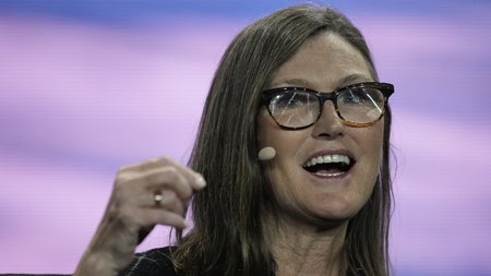 Bitcoin-Wert bis 2030: Cathie Wood korrigiert ihre Prognose nach unten – das ist der Grund