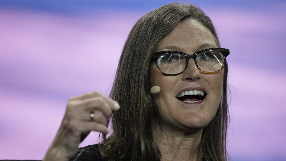 Starinvestorin Cathie Wood kappt Bitcoin-Prognose: Warum sie jetzt 300.000  Dollar weniger erwartet | t3n