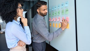 Scheinselbstständigkeit: Warum es für Scrum-Entwickler jetzt mehr Rechtssicherheit gibt Scheinselbstständigkeit: Warum es für Scrum-Entwickler jetzt mehr Rechtssicherheit gibt