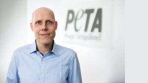 Viraler Aufreger: PETA spricht mit uns über das „Sexverbot für fleischessende Männer”