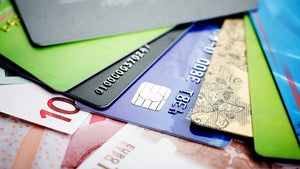 Neobanken sind bei Deutschen beliebt – doch ihre Girokonten eröffnen sie woanders