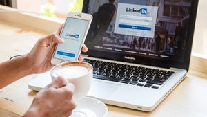 Hilfe bei der Jobsuche: Linkedin-KI schreibt dein Anschreiben