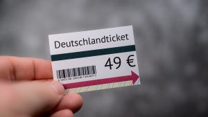 Deutschlandticket-Bilanz: Fast 75 Millionen Tickets verkauft, 1,2 Millionen Tonnen CO2 gespart