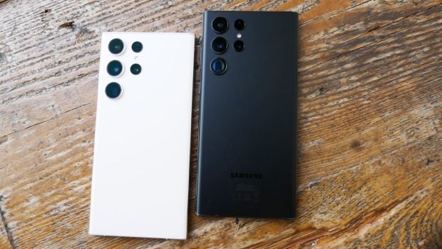 Samsungs Galaxy S23 Ultra und S22 Ultra Test