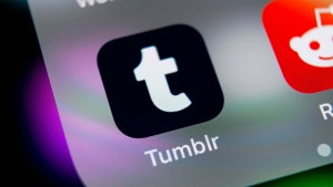 Tumblr: Parodie des blauen Hakens brachte tatsächlich Geld ein