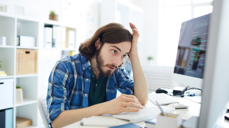 Einem Softwareentwickler unterlief beim Screensharing ein peinlicher Fehler. (Foto: Pressmaster / Shutterstock.com) Wirtschaftsspionage bei Nvidia: Mitarbeiter entlarvt sich per Screensharing als Dieb