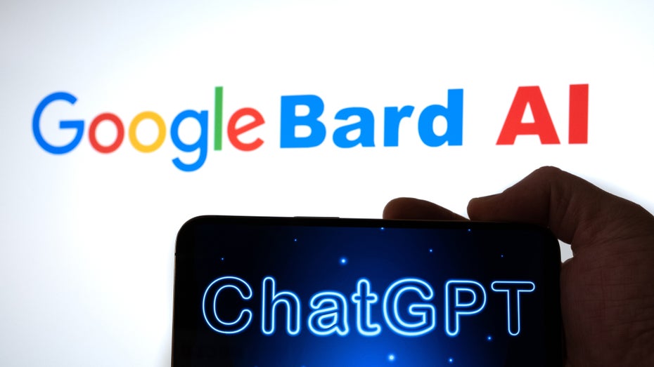 Kampf der künstlichen Intelligenzen: Google muss seine Pläne für Bard jetzt erst einmal zurückstellen. (Foto: Ebru-Omer/Shutterstock) KI-Chatbot Bard: Google rudert zurück